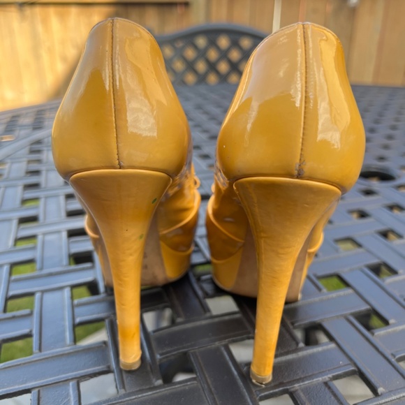 Fendi Open Toe, Bow Platform Pump; Size 36.5 (6.5) - Picture 3 of 12